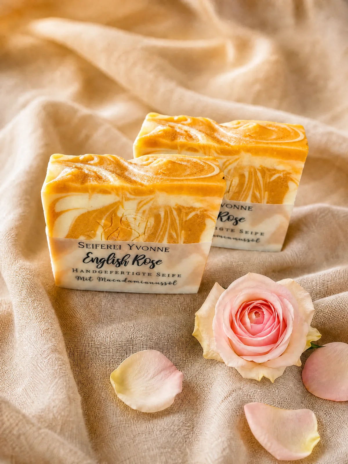 Seiferei Yvonne · Seife English Rose · cremig-amber mit Macadamianussöl